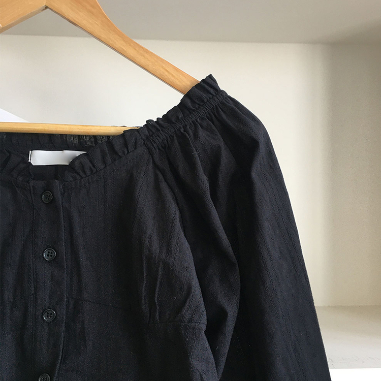 フリルオフショルダーブラウス