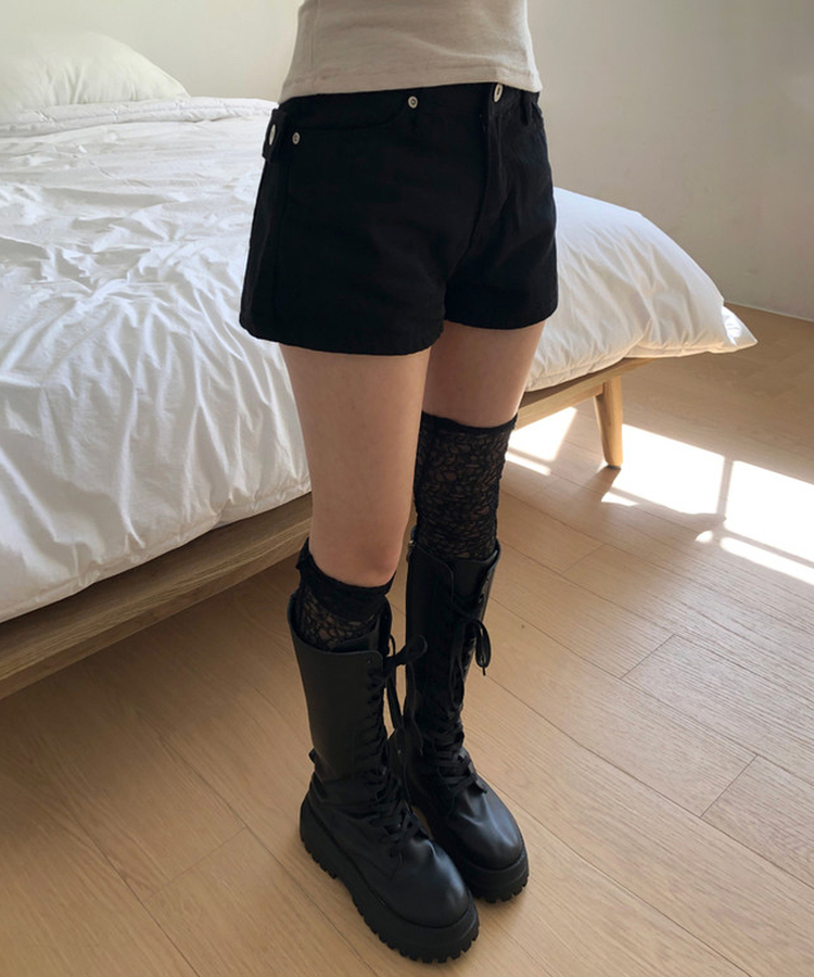 アイレットスタッズショートパンツ BLACK