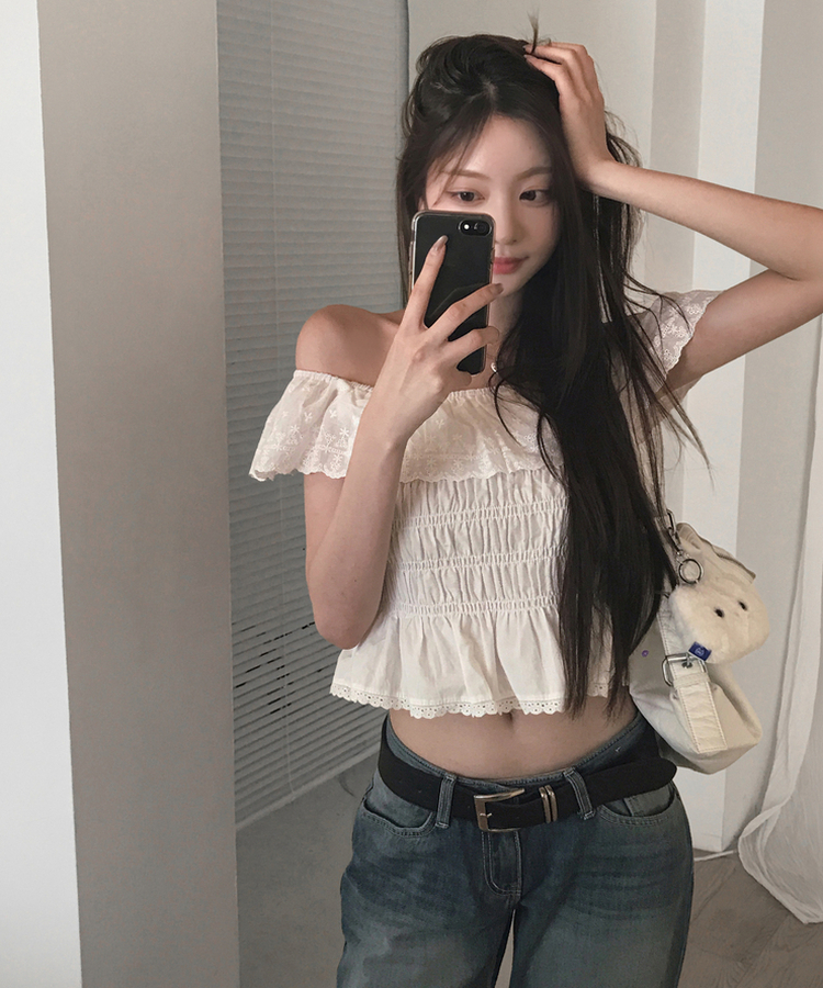 レースパンチングフリルオフショル半袖ブラウス IVORY