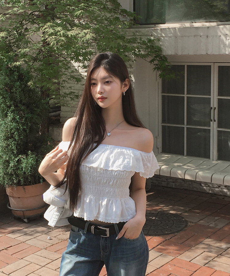 レースパンチングフリルオフショル半袖ブラウス IVORY