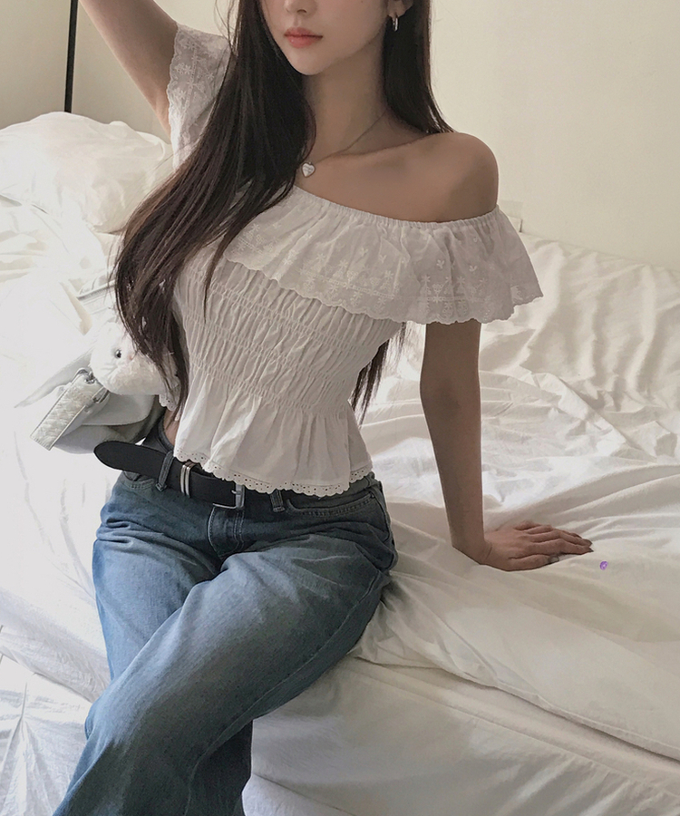 レースパンチングフリルオフショル半袖ブラウス IVORY