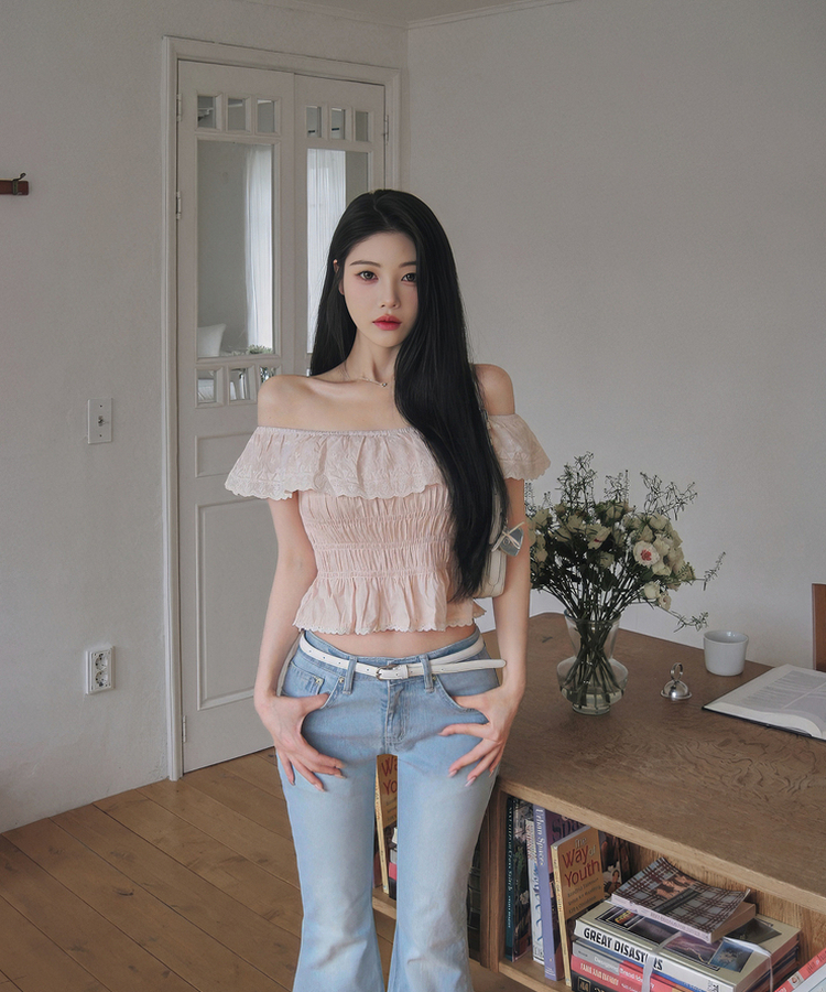 レースパンチングフリルオフショル半袖ブラウス PINK