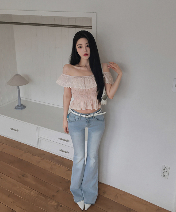 レースパンチングフリルオフショル半袖ブラウス PINK