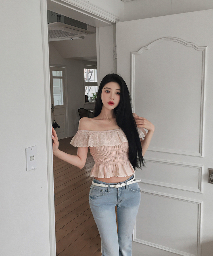 レースパンチングフリルオフショル半袖ブラウス PINK