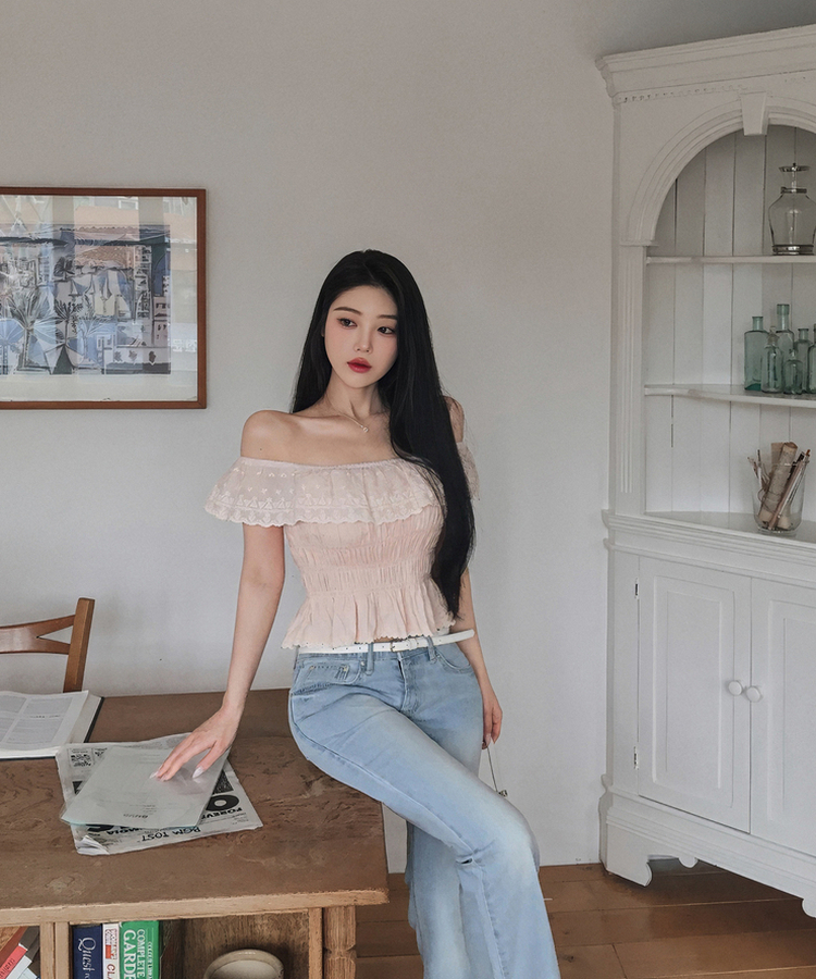 レースパンチングフリルオフショル半袖ブラウス PINK