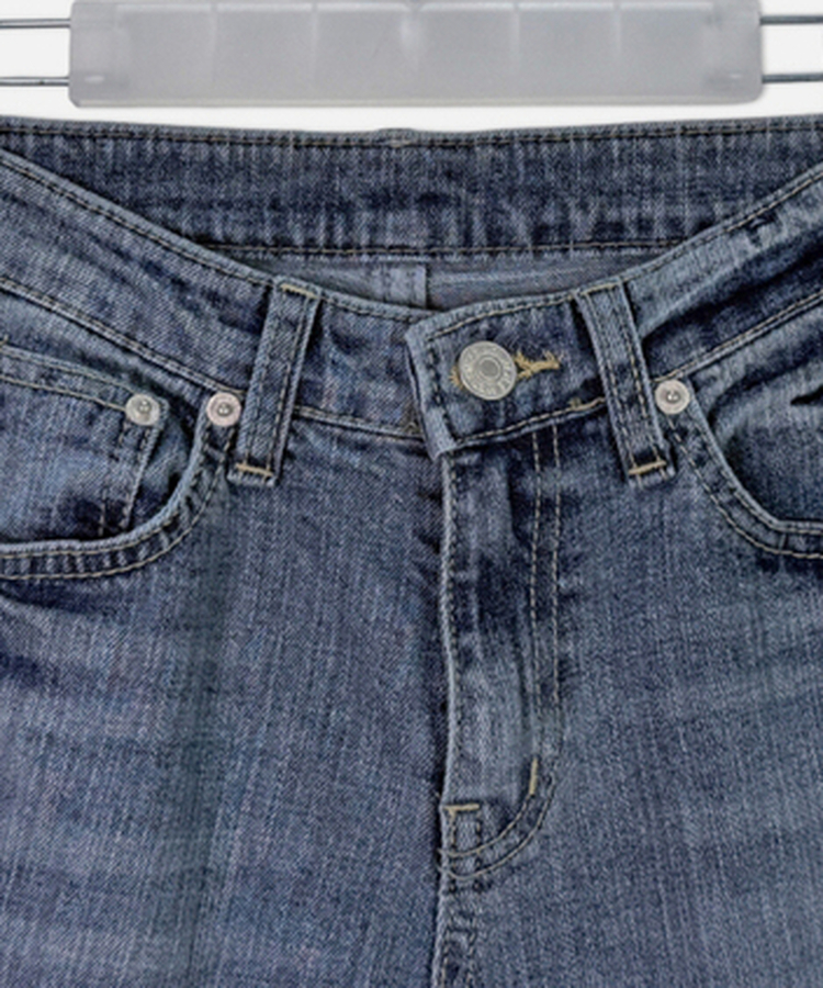 セミブーツカットデニムパンツ