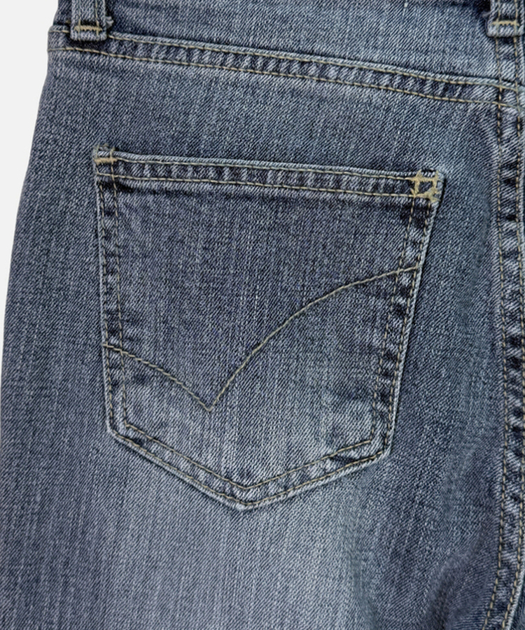 セミブーツカットデニムパンツ