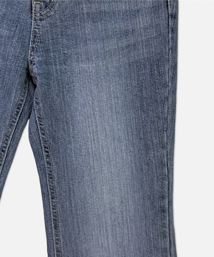 セミブーツカットデニムパンツ