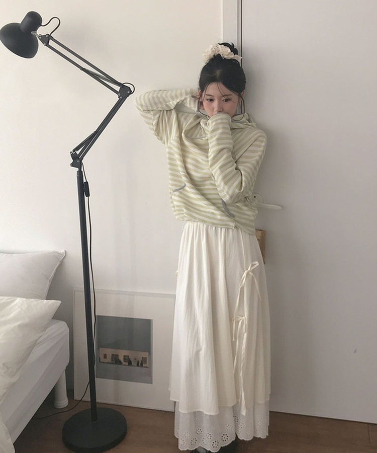 에론 펀칭 레이스 스트랩 리본 롱 밴딩 스커트 베이지
