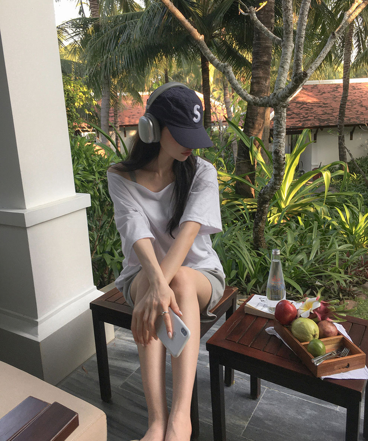 ワンショルダールーズフィットTシャツ IVORY