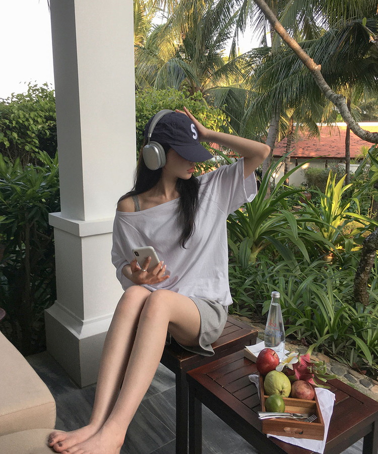 ワンショルダールーズフィットTシャツ IVORY