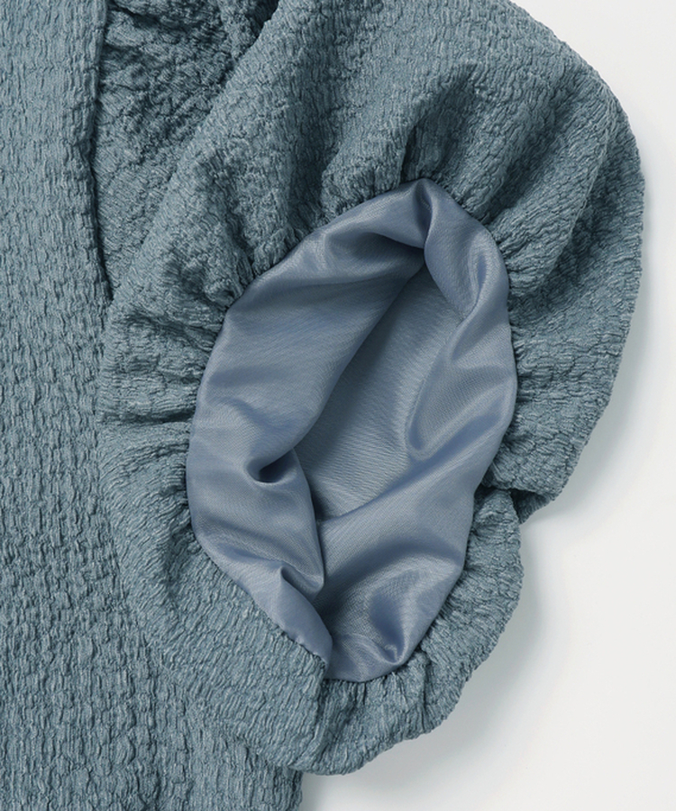 パフ半袖ブラウス