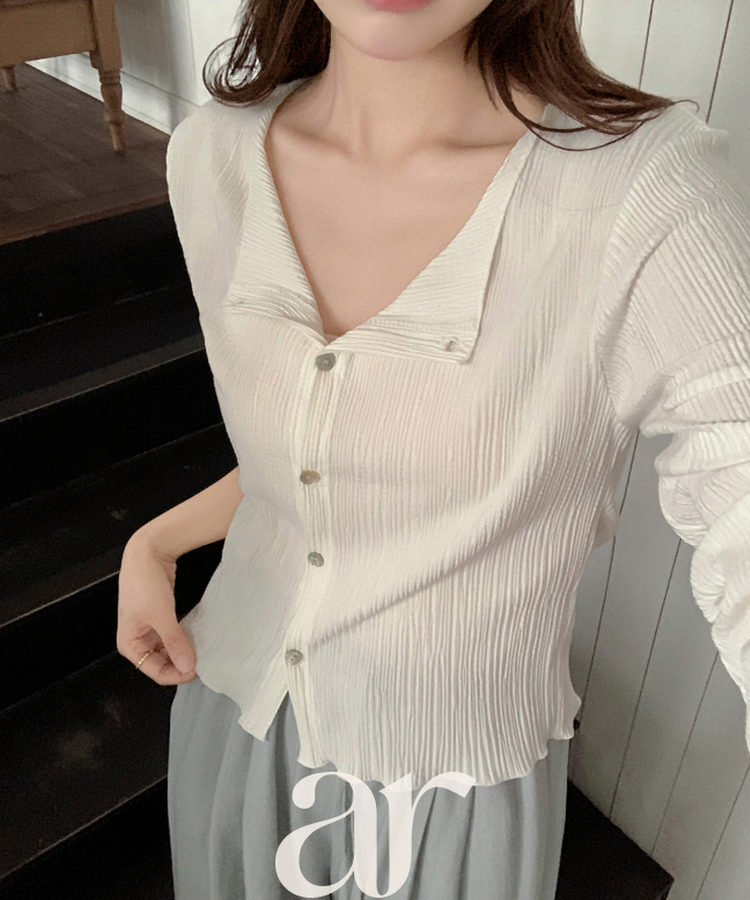 (軽く羽織りやすい／華奢フィット)   プリーツ スリム ボタン 長袖 カーディガン   IVORY