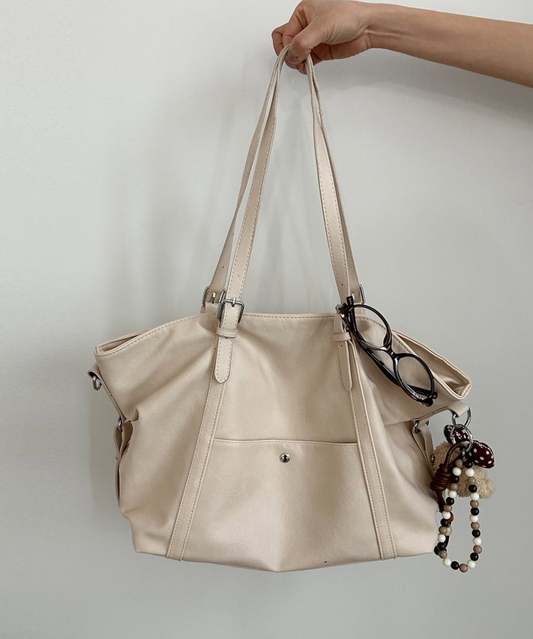 【キーリング付き】ビンテージレザーショルダーバッグ IVORY