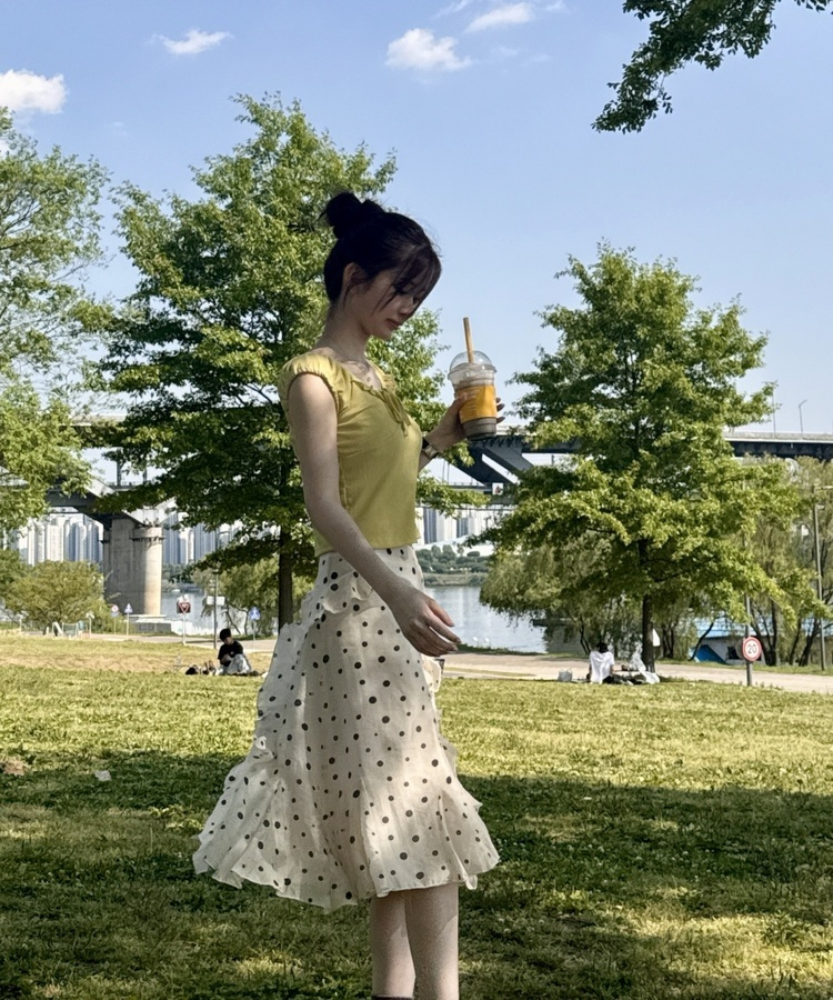 프릴 도트 미디 스커트 아이보리