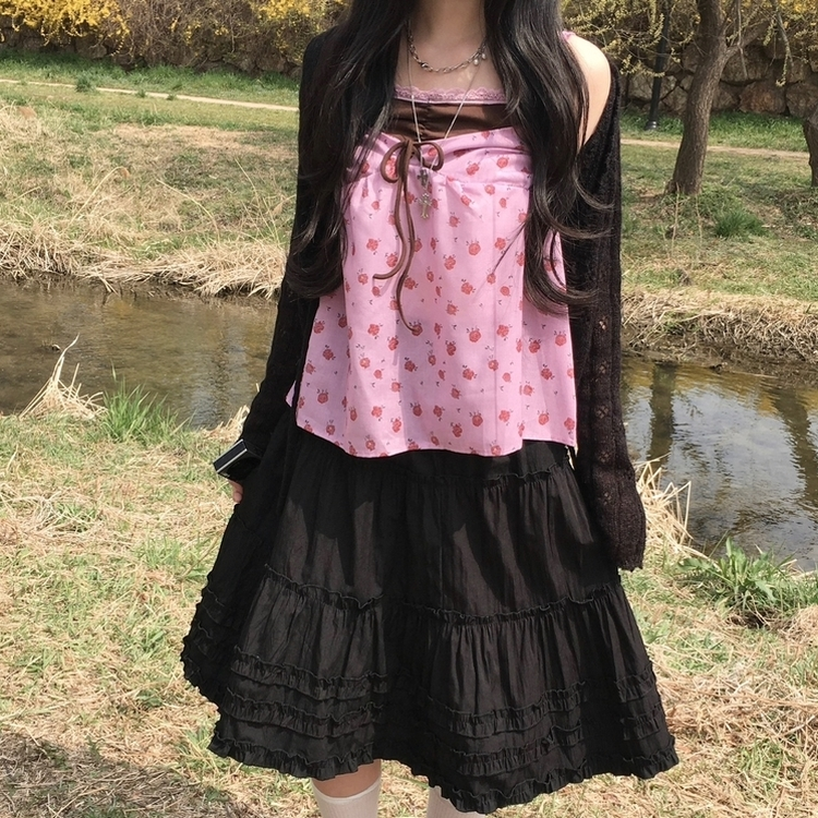 모델 PICK 빈티지 잔꽃 배색 레이어드 리본 나시 블라우스 여름 퍼플
