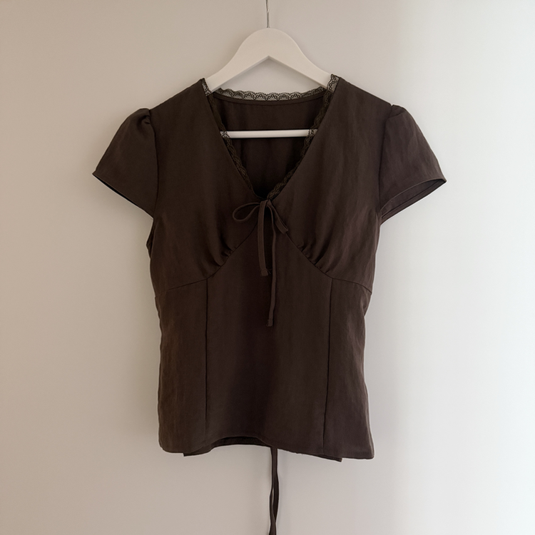 パフレースVネックリボンブラウス