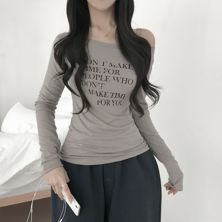 オフショルダーレタリング長袖Tシャツ BEIGE