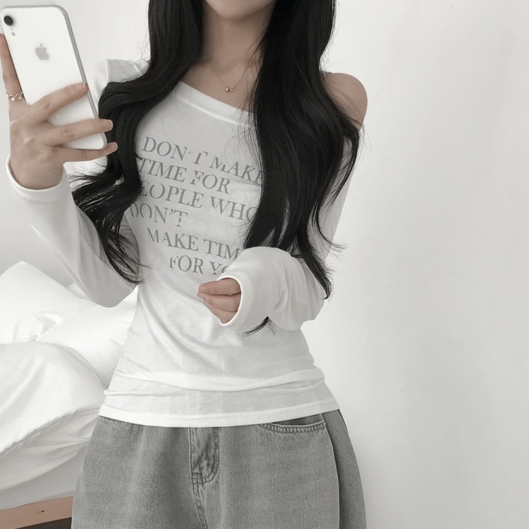 オフショルダーレタリング長袖Tシャツ IVORY