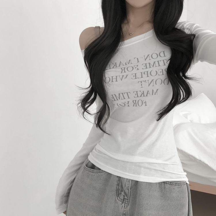 オフショルダーレタリング長袖Tシャツ IVORY