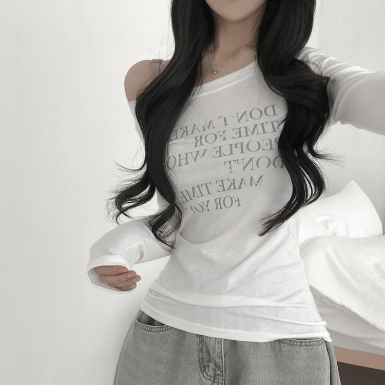 オフショルダーレタリング長袖Tシャツ IVORY