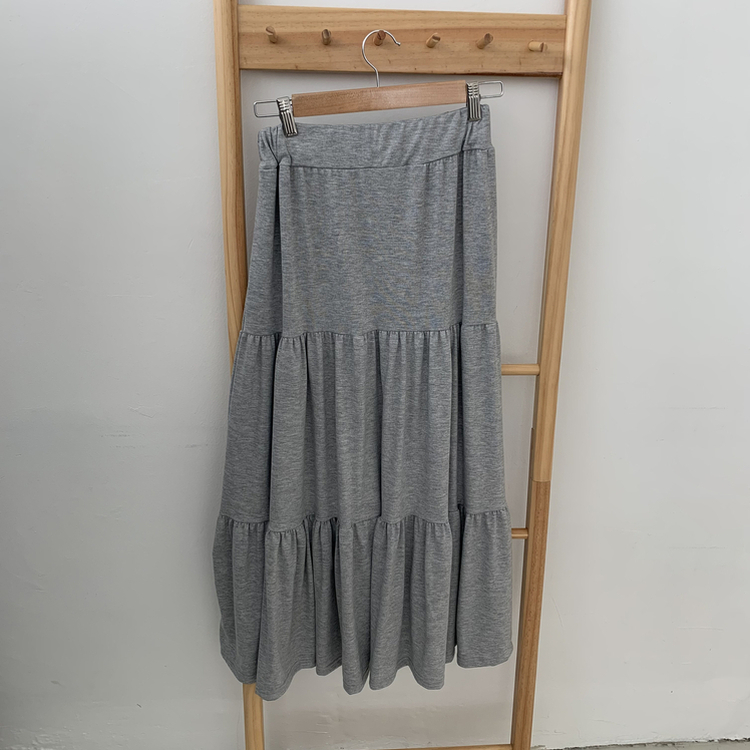 フリルティアードバンディングロングスカート