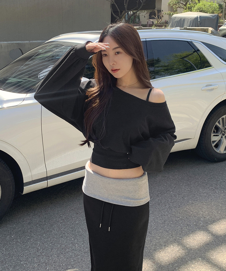 オフショルダークロップドトレーナー BLACK