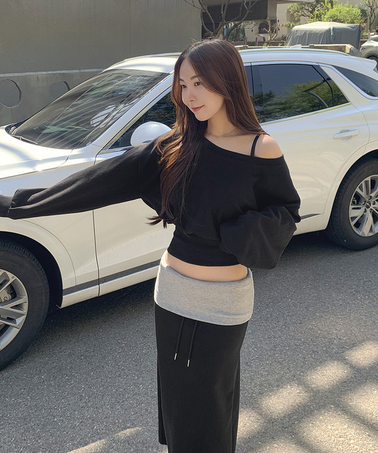 オフショルダークロップドトレーナー BLACK