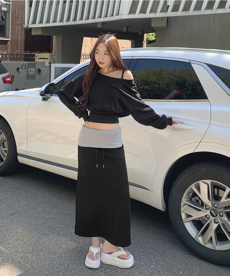 オフショルダークロップドトレーナー BLACK