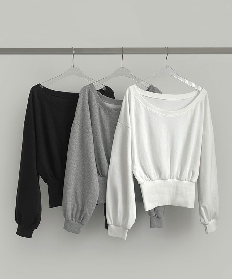 オフショルダークロップドトレーナー