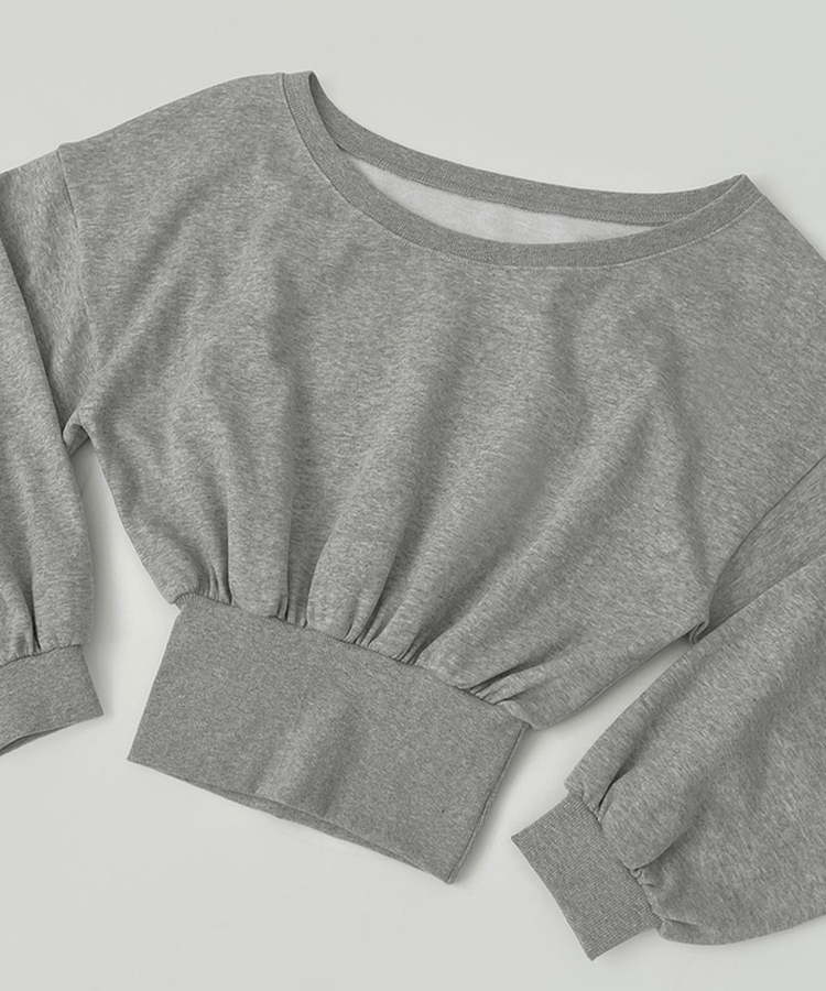 オフショルダークロップドトレーナー