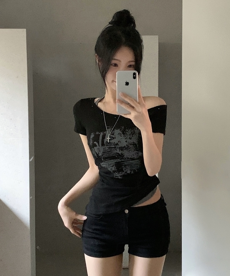 누아브 홀터넥 레터링 반팔티셔츠 3color 블랙