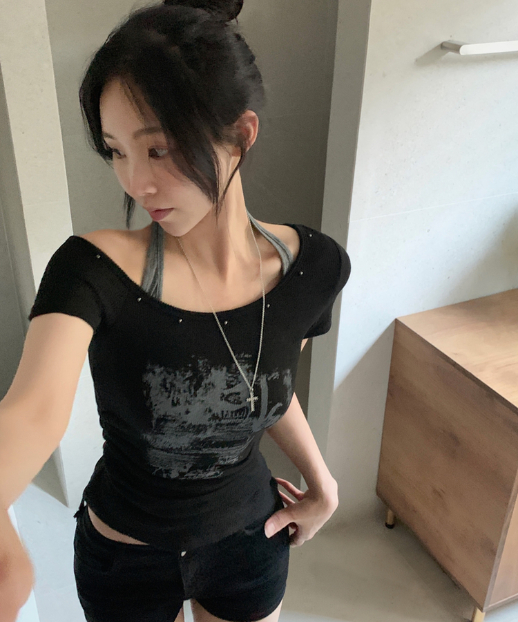 누아브 홀터넥 레터링 반팔티셔츠 3color 블랙