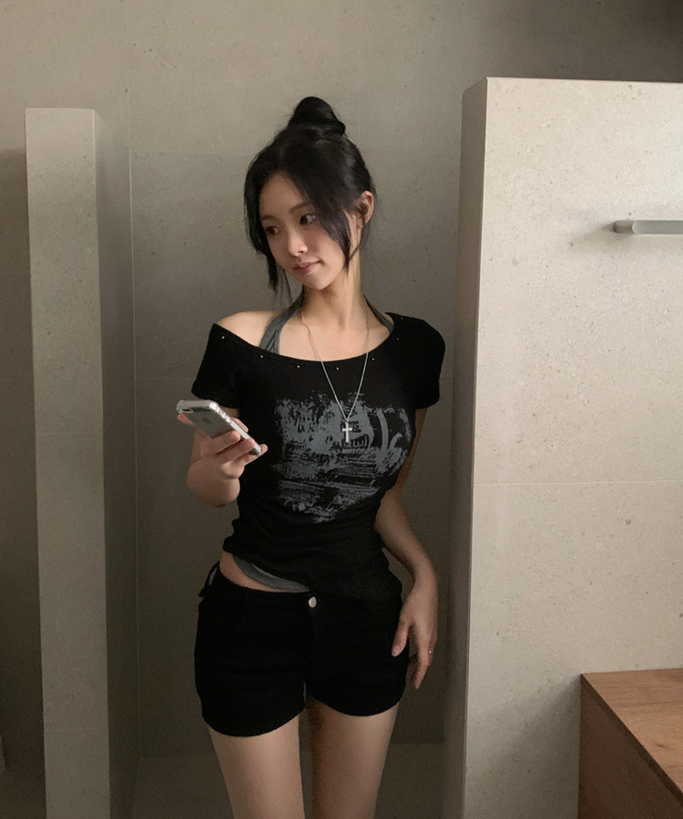 누아브 홀터넥 레터링 반팔티셔츠 3color 블랙