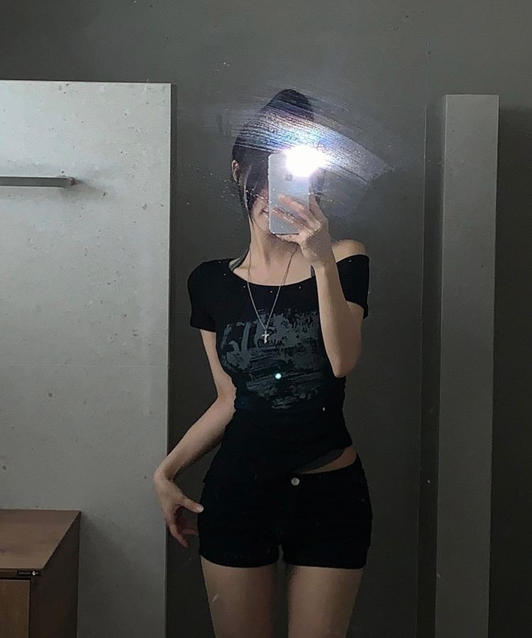 누아브 홀터넥 레터링 반팔티셔츠 3color 블랙