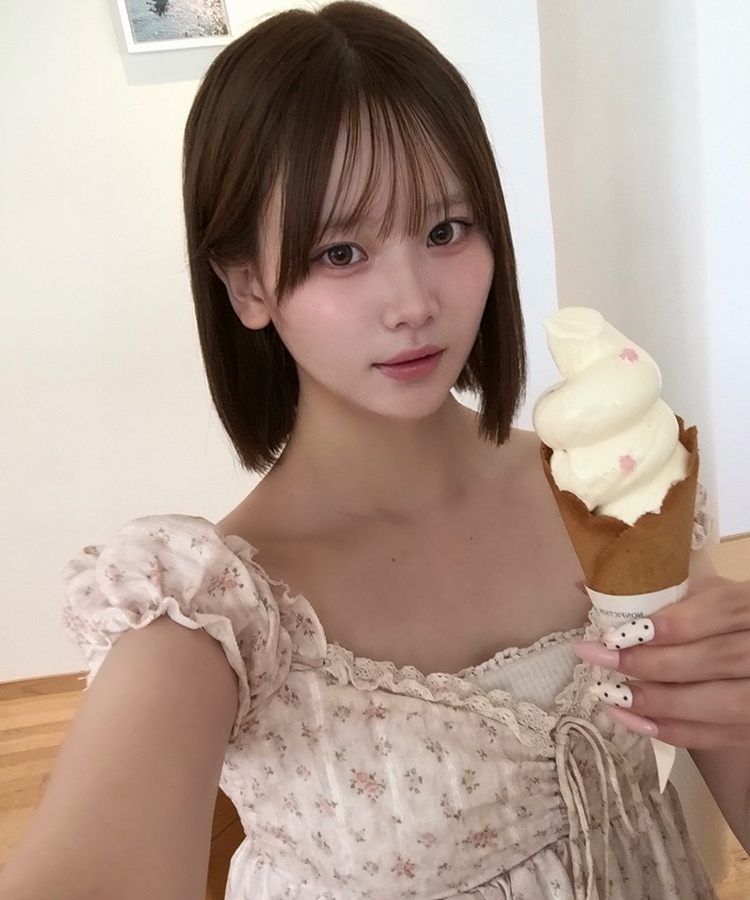 フラワーフリルオフショルダーブラウス｜ブラウス｜韓国ファッション