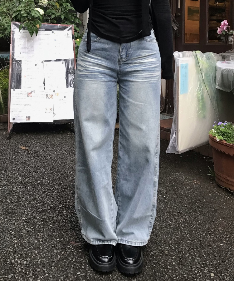 ポケット刺繍ウォッシュワイドデニムパンツ LIGHT DENIM