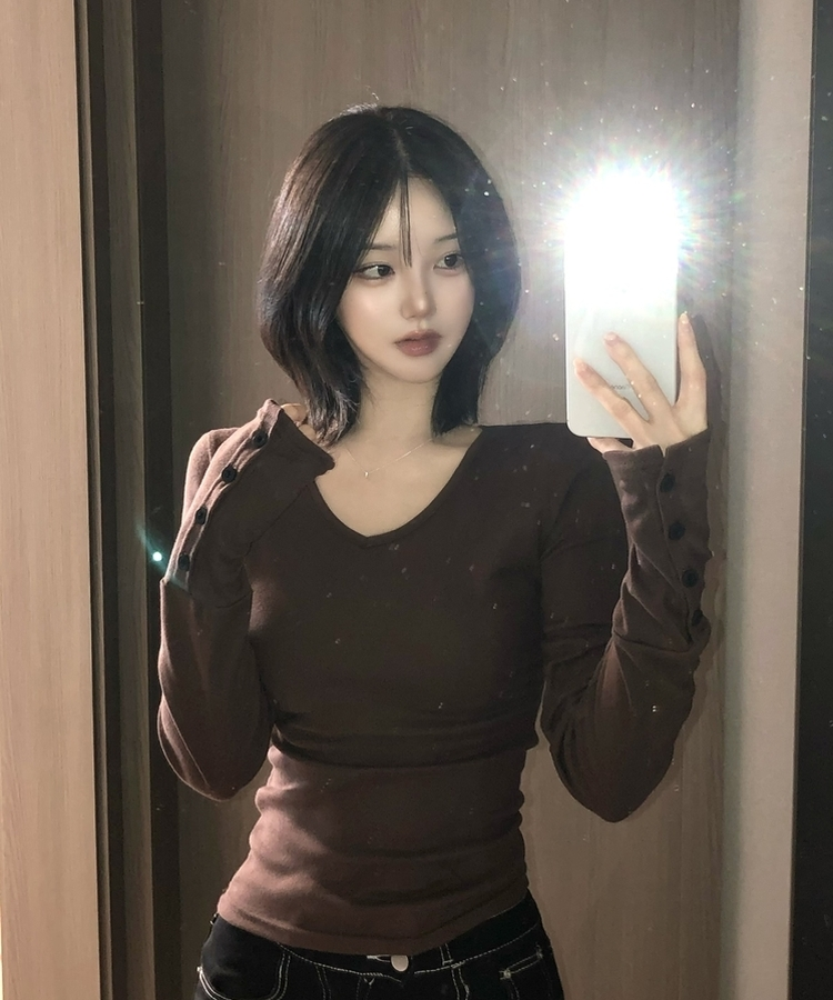 Vネックボタンスリーブ長袖Tシャツ(7color) BROWN