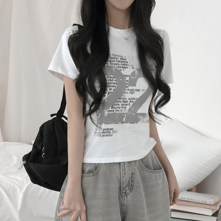 プリントセミクロップ半袖Tシャツ IVORY