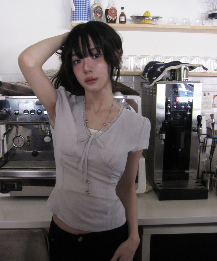 ディープVレース半袖ブラウス BLUE