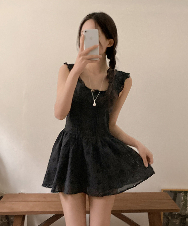 フラワーパンチングレースミニワンピース BLACK