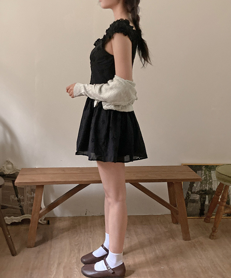 フラワーパンチングレースミニワンピース BLACK