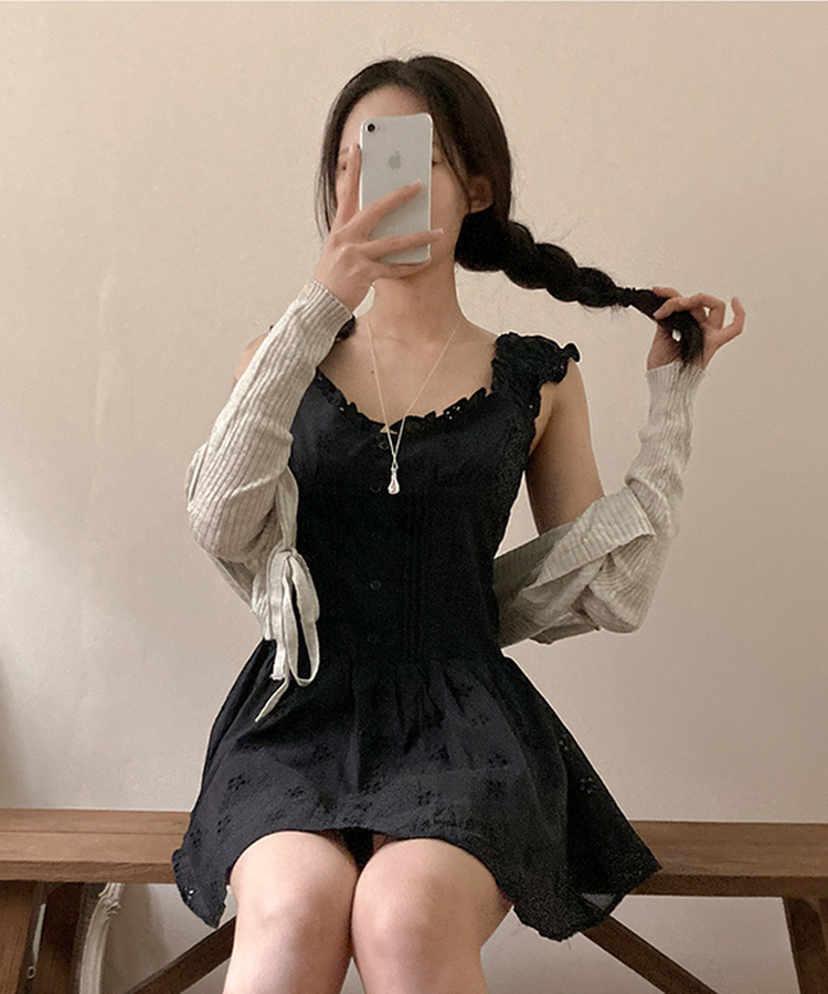 フラワーパンチングレースミニワンピース BLACK