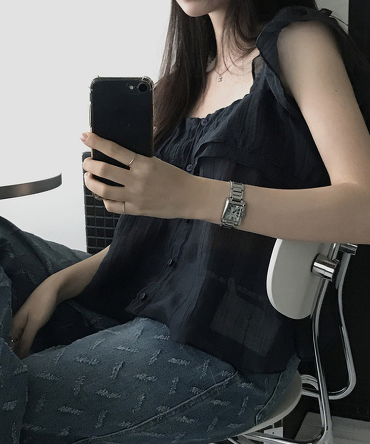 フリルスクエアボタンブラウス BLACK