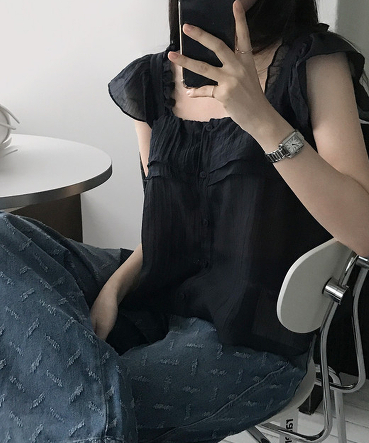 フリルスクエアボタンブラウス BLACK