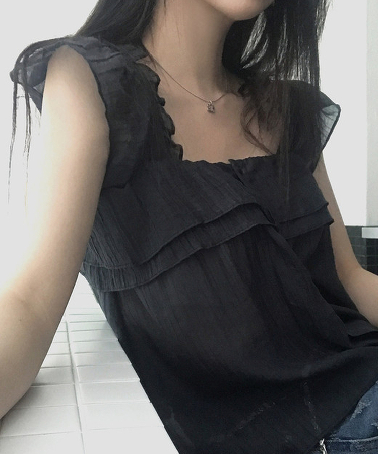 フリルスクエアボタンブラウス BLACK