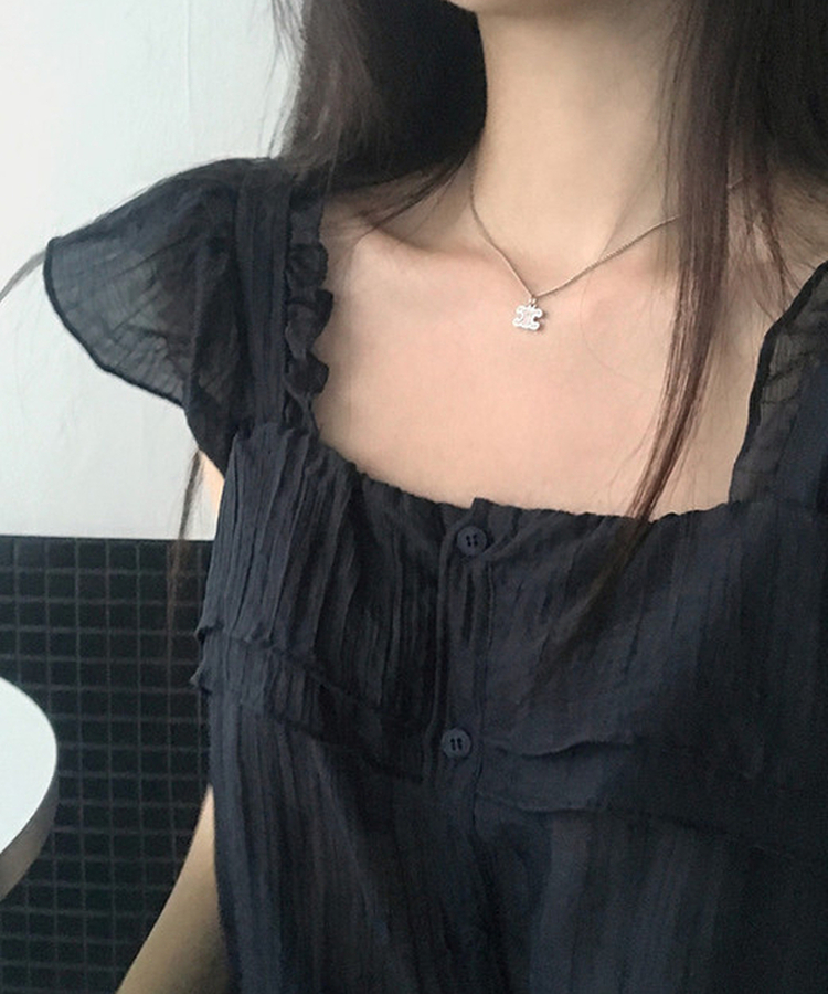 フリルスクエアボタンブラウス BLACK