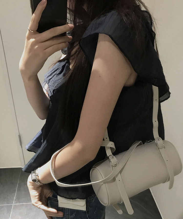 フリルスクエアボタンブラウス BLACK