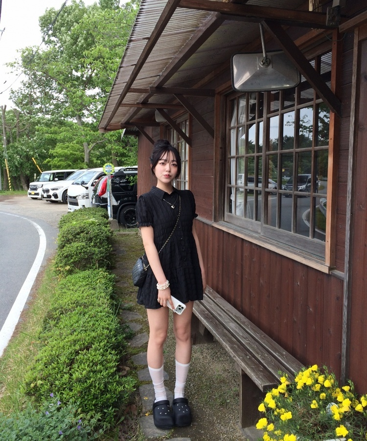 퍼프 플레어 셔링 반팔 미니원피스 블랙