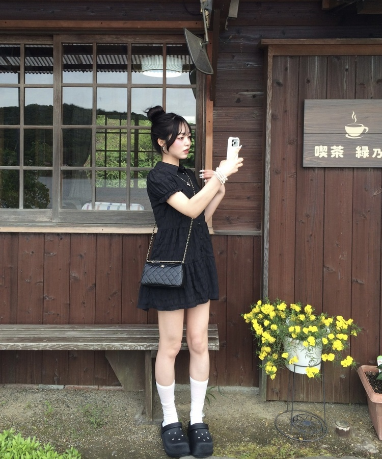 퍼프 플레어 셔링 반팔 미니원피스 블랙